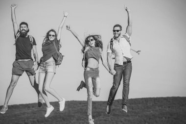 İnsanlar mavi gökyüzü, Yolculuk tutkusu atlamak