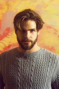 sakal, bıyık ve sarışın saçlı adam