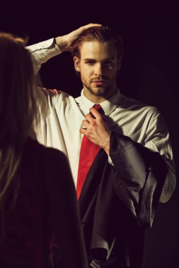 adam, zarif adam sarışın kadın, çift aşık ile