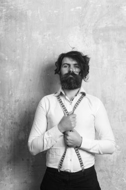 Adam uzun sakal ve bıyık yüz.