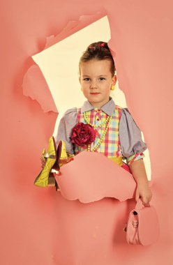 Yakın çekim portre güzel bir halk içinde beyaz kız Giydir