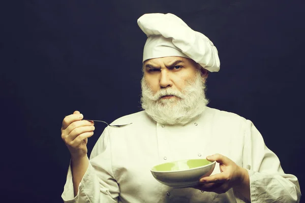 Man smaak eten koken — Stockfoto