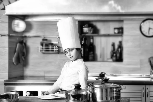 小女孩厨师 — 图库照片