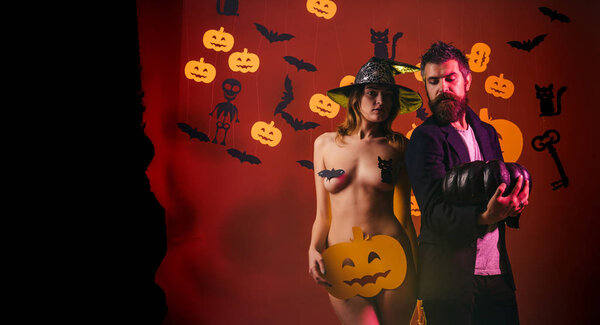 Романтическая пара на Хэллоуин. Счастливой пары на Хэллоуин. Лучшие идеи для Хэллоуина. Жуткие костюмы тусовщиков
.