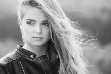 Moda model arka plan bulanık üzerinde