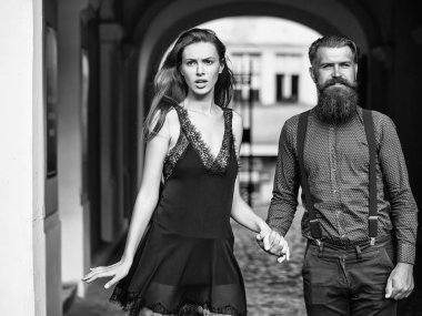 Genç şık bir çift.