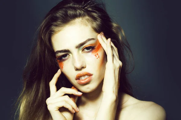 Menina com maquiagem laranja close-up — Fotografia de Stock