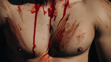 Cadılar Bayramı kas göğüs kan ile adam zombi