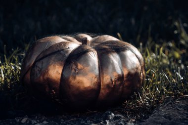 Cadılar Bayramı dekorasyon ve korkutucu kavramı. Cadılar Bayramı arka plan. 31 Ekim. Kabak kafa jack fener. Hediye ver yoksa karışmam. Jack-o-fener.