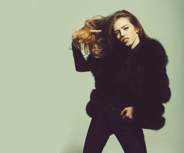 çok seksi kadın veya kürk uzun saçlı kız