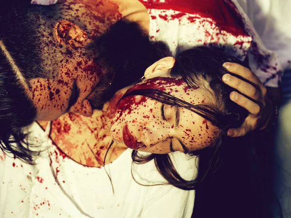 Halloween couple with blood — Stock Photo, Image