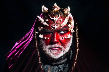 adam geleceği tahmin. Cadılar Bayramı adam ürkütücü şeytan makyaj. geleceği tahmin. Ne oldu - ben biliyorum. Ne-ecek olmak - ben bilmek istemiyorum.