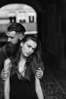 Genç şık bir çift.