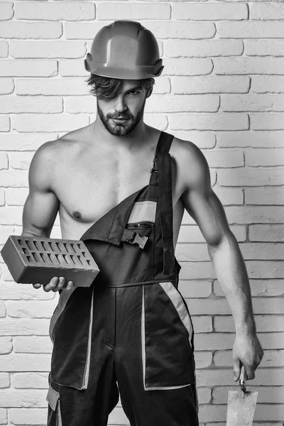 Sexy construtor homem muscular — Fotografia de Stock