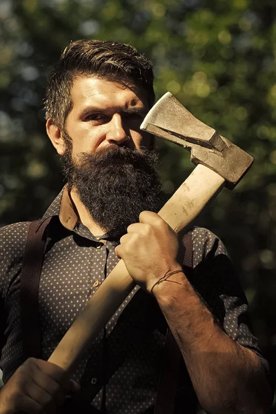 Hombre en el bosque — Foto de Stock