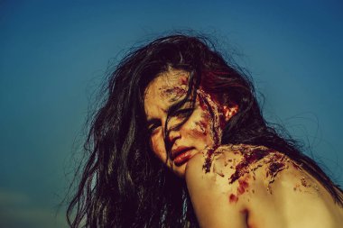 Cadılar Bayramı zombi kız