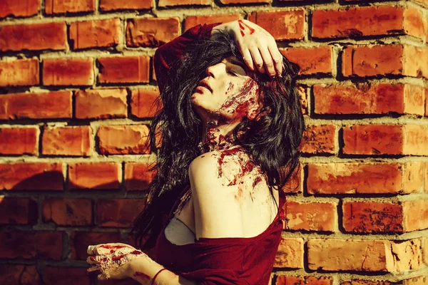 Halloween zombie dziewczyna — Zdjęcie stockowe