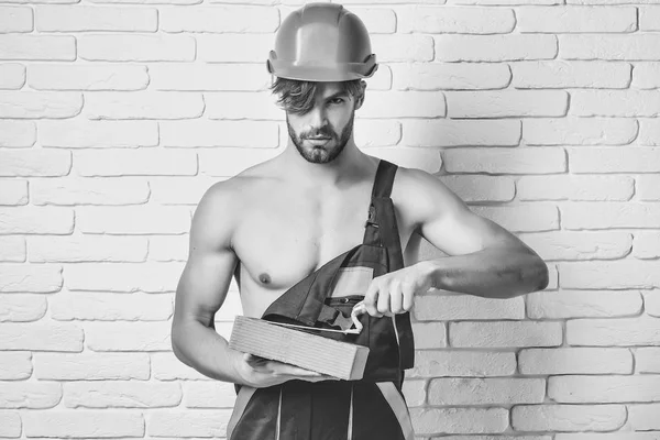 Sexy musculoso hombre constructor —  Fotos de Stock