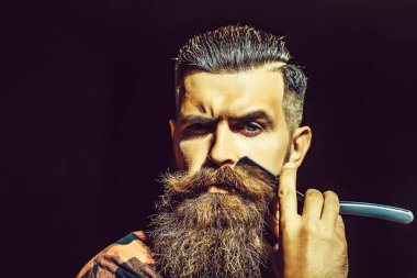 Ustura ile genç adam