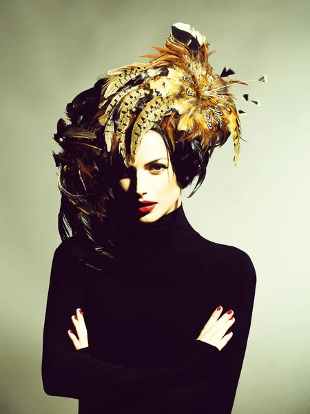 tüy şapka çok seksi kadın