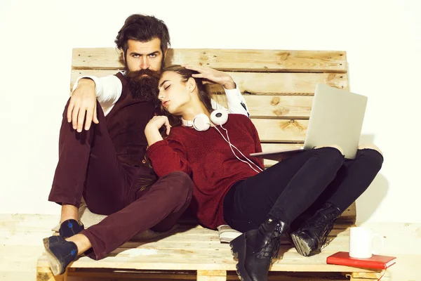 Genç çift birlikte vakit