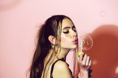 eğlenceli ve sevinç.