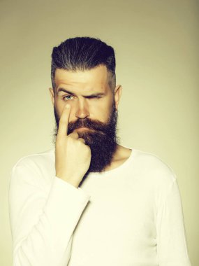 Sakallı adam hareketi ile