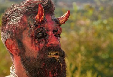 Cadılar Bayramı şeytan adam sakallı