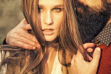 Güzel ihale çift açık