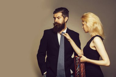 kravat ile genç Çift