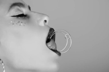 kız moda makyaj ile.