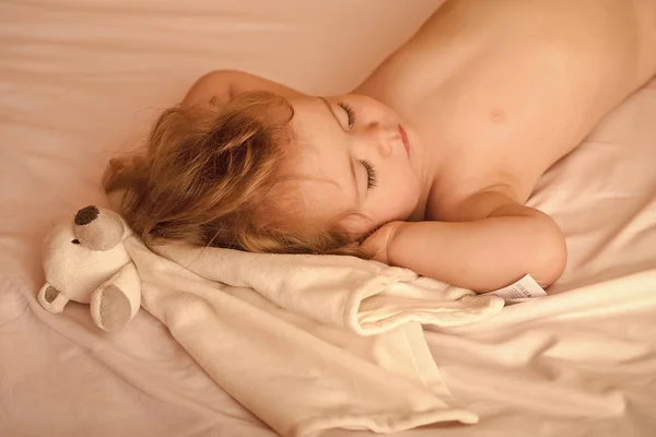 Sleeping baby. Closeup view of lovely small sleeping boy — Stock Photo, Image