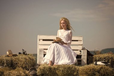 Kamera ve saman daktiloda