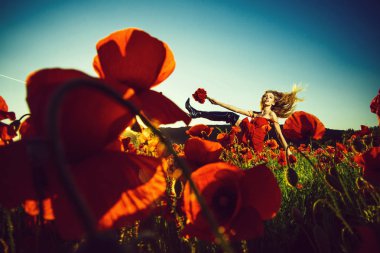 Afyon, haşhaş tohumu alanında kadın
