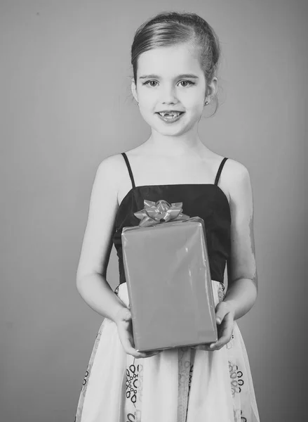 Cyber monday and black friday. cyber monday, small girl child with box — Stock Photo, Image