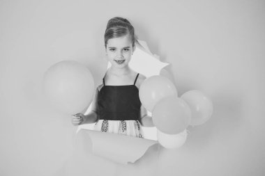 Punchy pastel, oldukça küçük çocuk. Punchy pastel, balonlar ile küçük kız