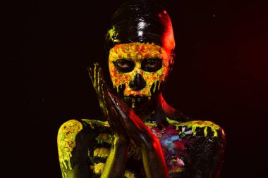 Cadılar Bayramı gün ölü kutlama