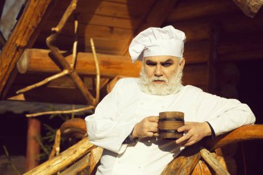 Sakallı cook ile ahşap Kupası