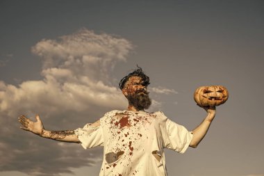 Cadılar Bayramı savaş kurban ve korku kavramı