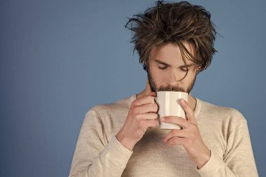 Sabah kahve veya süt ile.