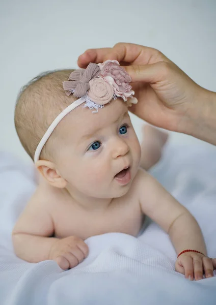Happy newborn baby. Baby beauty care. Natural baby skin care. Beauty will save the world. There is nothing like a newborn baby — Stock Photo, Image
