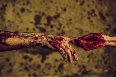 İki kanlı zombi eller