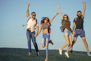 İnsanlar mavi gökyüzü, Yolculuk tutkusu atlamak