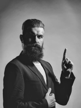 Ceketli sakallı yakışıklı adamı