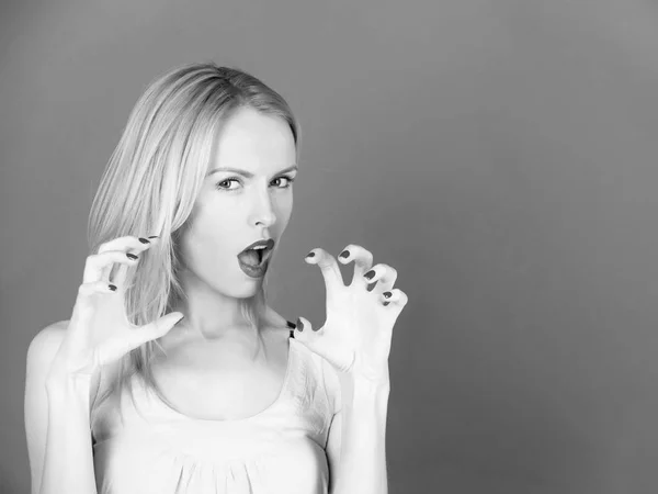Cougar sexy blonde woman with manicure — Stock Photo, Image