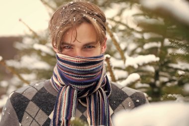 Eşarp ile maço ısınma yüz