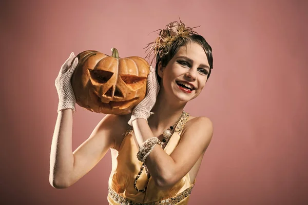 Halloween Pin Modelo Moda Bonita Sobre Fondo Rosa Chica Vestido —  Fotos de Stock