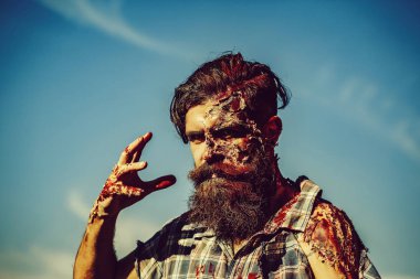 Kanlı zombi adam sakallı