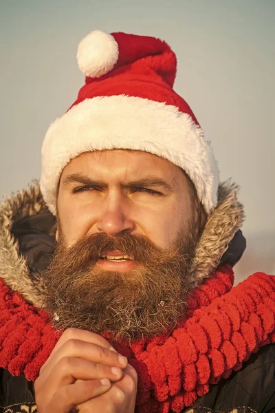 圣诞节男人脸上的胡子和长长的胡须 — 图库照片