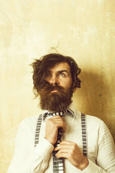 Férfi hosszú szakáll és bajusz, arcon — Stock Fotó